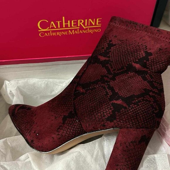 New with Box Catherine Malandrino Burgundy Snake Ultra Suede Booties‎ Size 7.5 - Picture 1 of 16